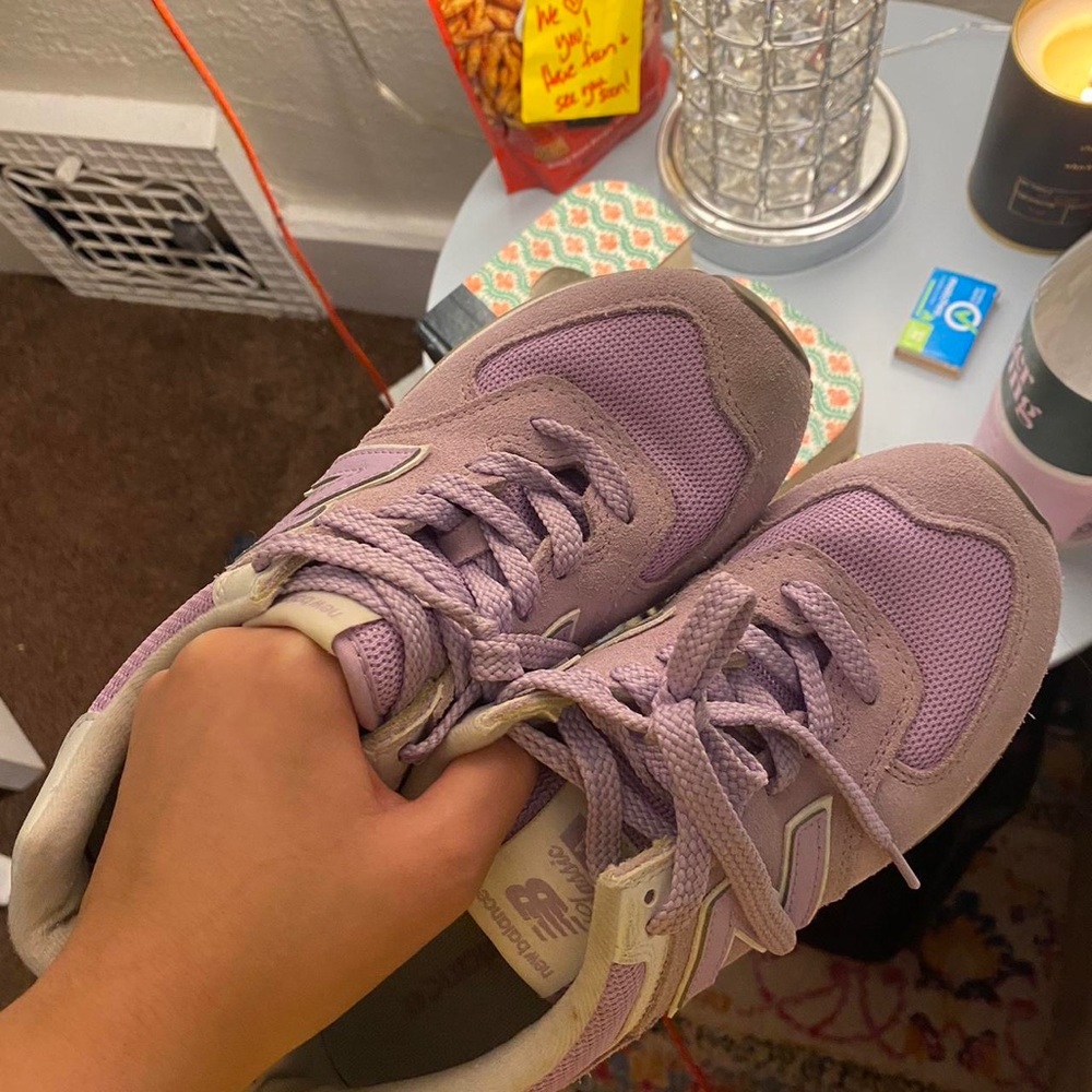 New balance tennis shoes